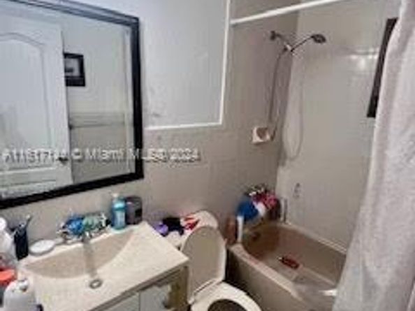2752 SW 3rd St, Miami FL 33135