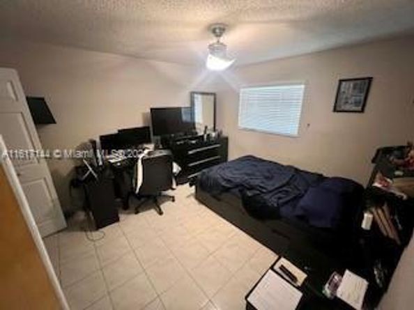 2752 SW 3rd St, Miami FL 33135