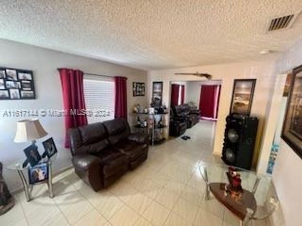 2752 SW 3rd St, Miami FL 33135