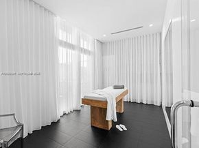 2000 Metropica Way 2009, Sunrise FL 33323