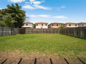 10045 NW 86th Ter, Doral FL 33178