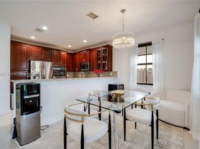 10045 NW 86th Ter, Doral FL 33178