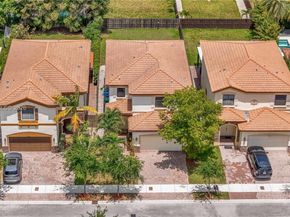 10045 NW 86th Ter, Doral FL 33178