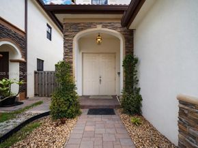 10045 NW 86th Ter, Doral FL 33178