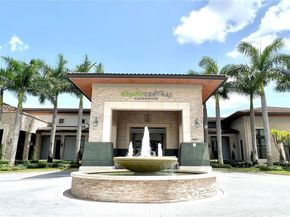 10045 NW 86th Ter, Doral FL 33178