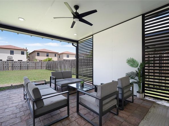 10045 NW 86th Ter, Doral FL 33178