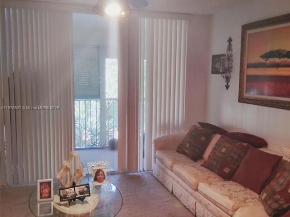 3121 NW 47th Ter 411, Lauderdale Lakes FL 33319