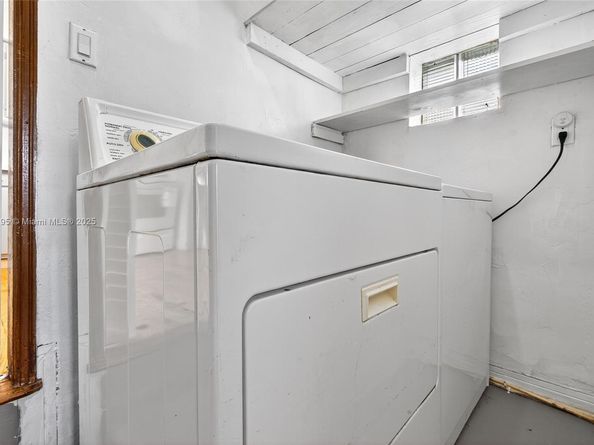 60 NW 62nd Ave, Miami FL 33126