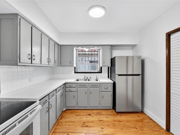 60 NW 62nd Ave, Miami FL 33126