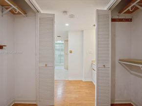 300 Three Islands Blvd 516, Hallandale Beach FL 33009