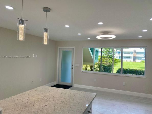 102 E Upminster  E 102, Deerfield Beach FL 33442