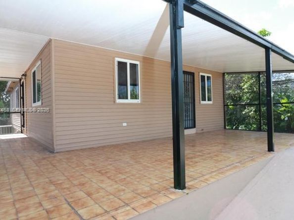 2982 NW 95th St, Miami FL 33147