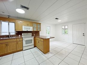 2982 NW 95th St, Miami FL 33147