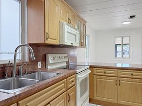 2982 NW 95th St, Miami FL 33147