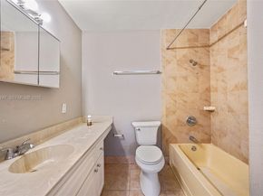 4092 N Pine Island Rd 206, Sunrise FL 33351