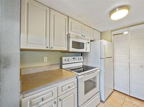 4092 N Pine Island Rd 206, Sunrise FL 33351