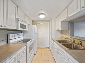 4092 N Pine Island Rd 206, Sunrise FL 33351