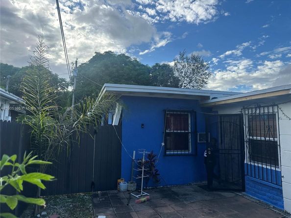 12240 NW 13th Ave, North Miami FL 33167