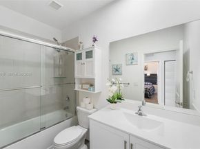 549 NE 206th Ln, Miami FL 33179