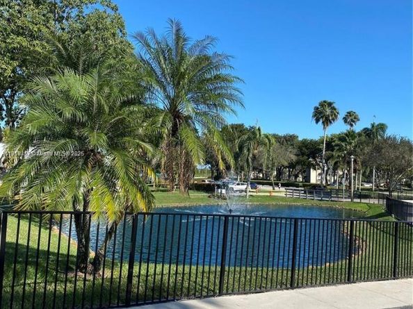 6935 Huntington Ln 107, Delray Beach FL 33446