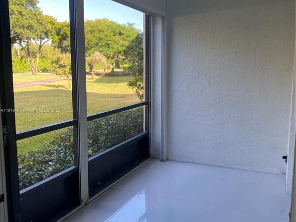 6935 Huntington Ln 107, Delray Beach FL 33446