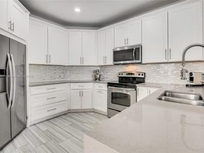 285 Cameron Dr, Weston FL 33326