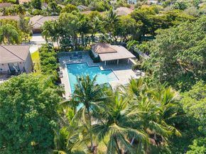 285 Cameron Dr, Weston FL 33326