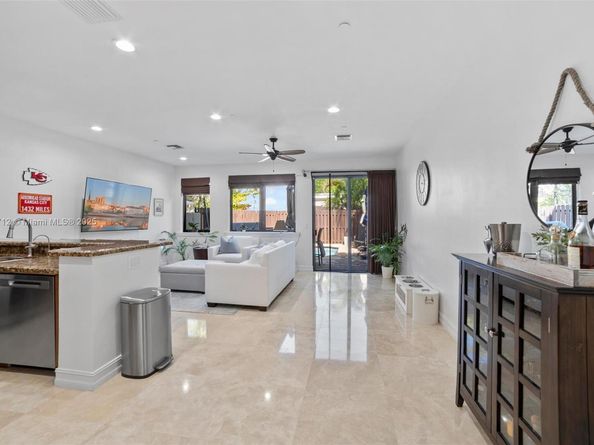 542 NE 17th Ave 542, Fort Lauderdale FL 33301