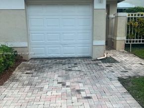 2211 NW 171st Ter, Pembroke Pines FL 33028