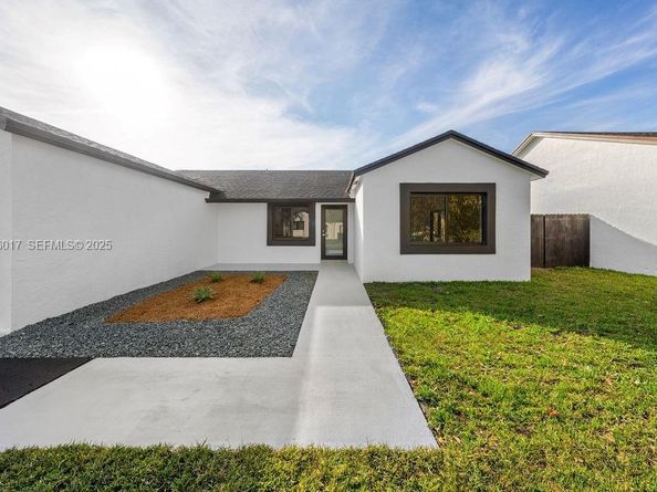 13338 SW 113th Pl, Miami FL 33176