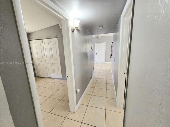 272 NW 30th Ter, Fort Lauderdale FL 33311