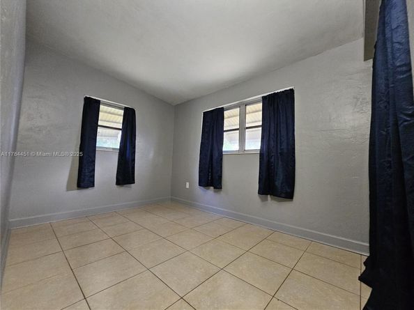 272 NW 30th Ter, Fort Lauderdale FL 33311