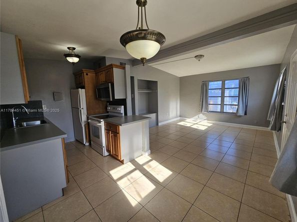 272 NW 30th Ter, Fort Lauderdale FL 33311