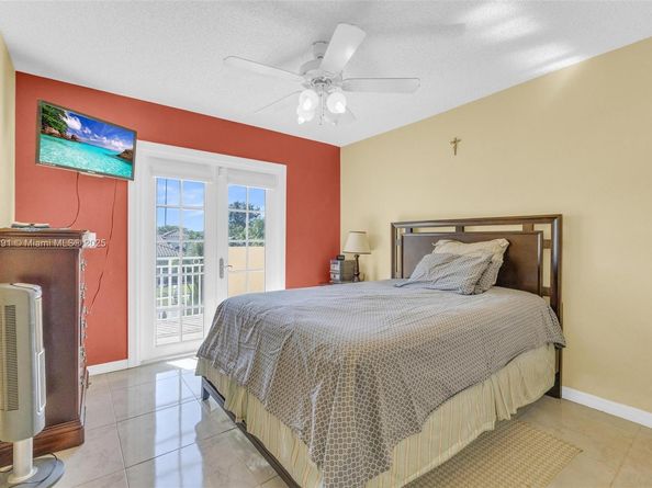 18865 NW 1st St, Pembroke Pines FL 33029