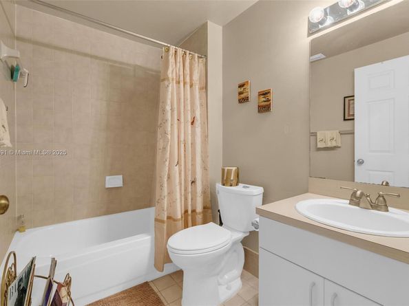 18865 NW 1st St, Pembroke Pines FL 33029