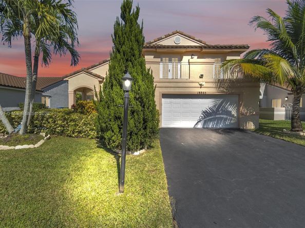18865 NW 1st St, Pembroke Pines FL 33029