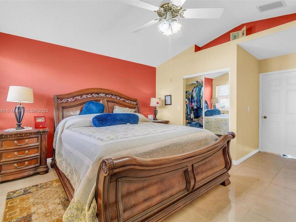 18865 NW 1st St, Pembroke Pines FL 33029