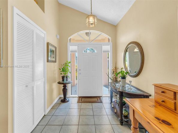 18865 NW 1st St, Pembroke Pines FL 33029