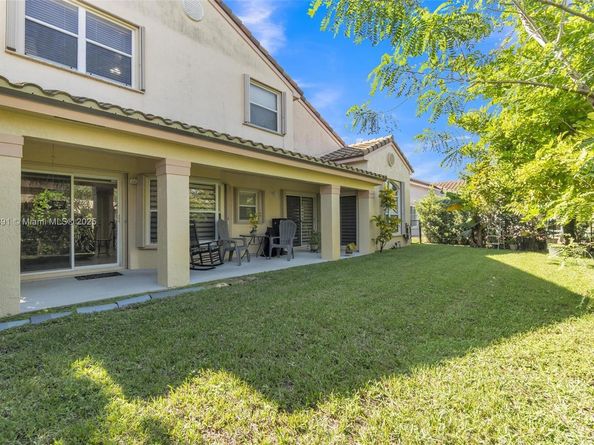 18865 NW 1st St, Pembroke Pines FL 33029