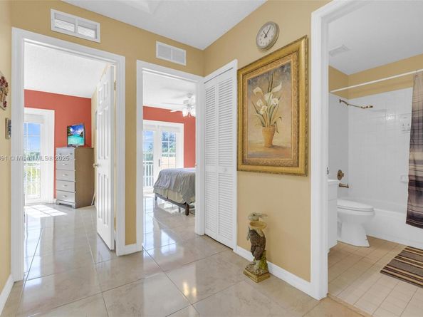 18865 NW 1st St, Pembroke Pines FL 33029