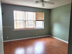 5823 Plum Harbor Cir, Tamarac FL 33321