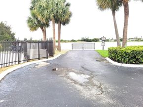 5823 Plum Harbor Cir, Tamarac FL 33321