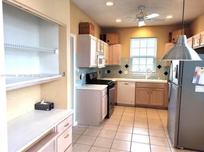 5823 Plum Harbor Cir, Tamarac FL 33321