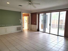 5823 Plum Harbor Cir, Tamarac FL 33321