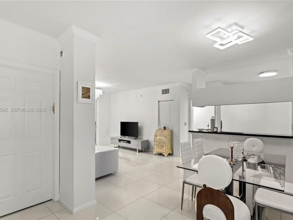 17150 N Bay Rd 2320, Sunny Isles Beach FL 33160