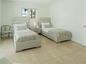 2711 NE 57th Ct, Fort Lauderdale FL 33308