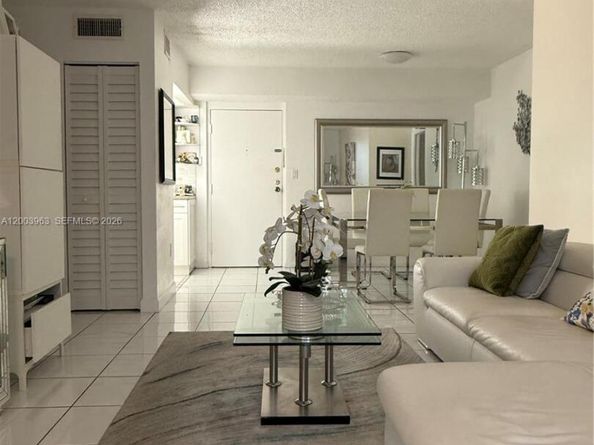 5033 NW 7th St 312, Miami FL 33126