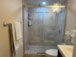 5033 NW 7th St 312, Miami FL 33126