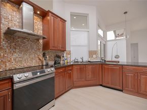 2621 Oakbrook Ln, Weston FL 33332