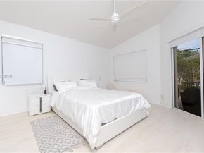 2621 Oakbrook Ln, Weston FL 33332